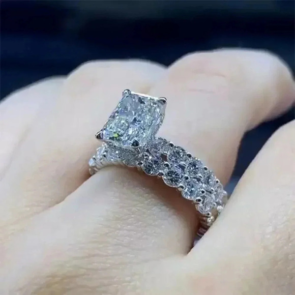 🔥Shiny Radiant Cut Zircon Silver Plated Beautiful Wedding Ring Set, UNVN12011 - Picture 1 of 5